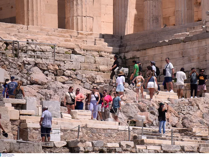 «Λουκέτο» και σήμερα στην Ακρόπολη λόγω καύσωνα - Ποιες ώρες