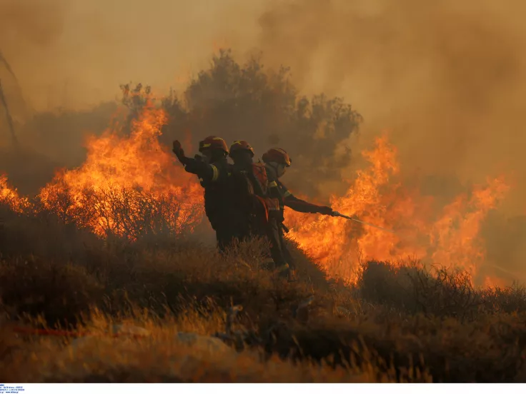 «Κόκκινος» συναγερμός! Ακραίος κίνδυνος πυρκαγιάς αύριο (χάρτης)