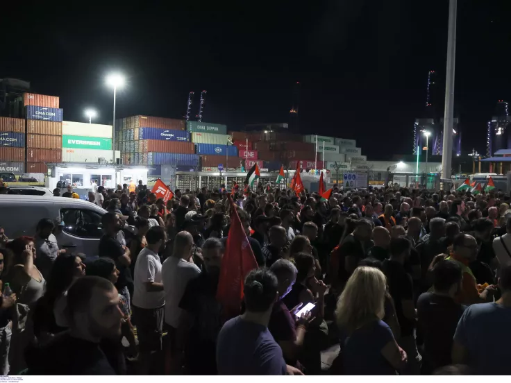 Πειραιάς: Λιμενεργάτες μπλόκαραν ξανά στρατιωτικό φορτίο για Ισραήλ