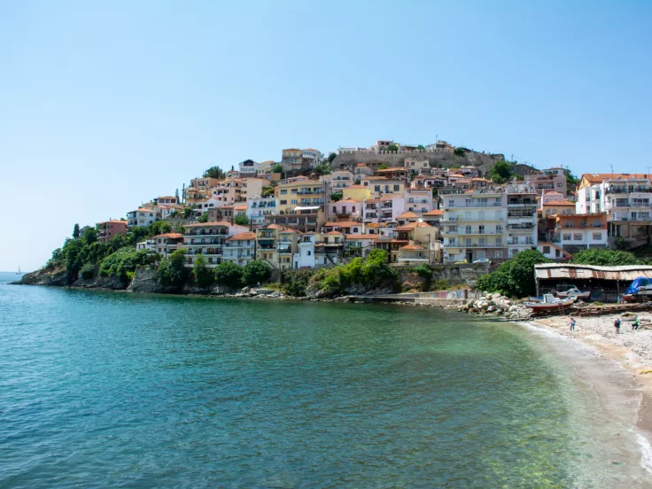 Ρωτήσαμε το ChatGPT πώς θα πάμε διακοπές χωρίς... δάνειο Οι 8 οικονομικοί προορισμοί που προτείνει