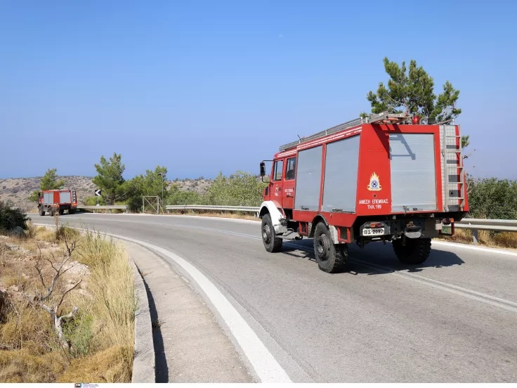 Φωτιά στην Ιονία Οδό: Καίει σε χωράφια - Από την Παλαιά Εθνική η κυκλοφορία