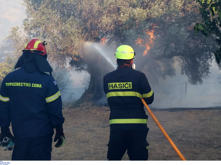 Φωτιά τώρα στον Άγιο Στέφανο 