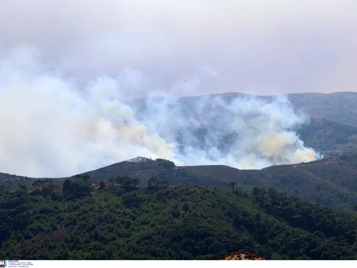 Φωτιές: Εκκκενώσεις οικισμών σε Αχαΐα - Πού υπάρχουν ενεργά μέτωπα στη χώρα