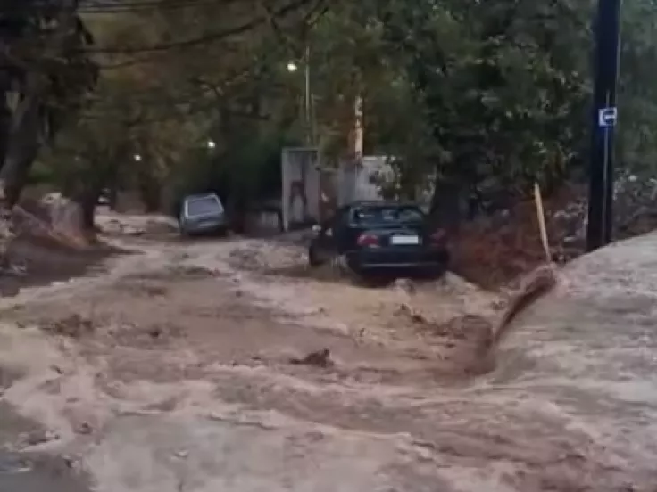 Κακοκαιρία: Ποιες περιοχές πλημμύρισαν - Ποτάμια οι δρόμοι (εικόνες, βίντεο)