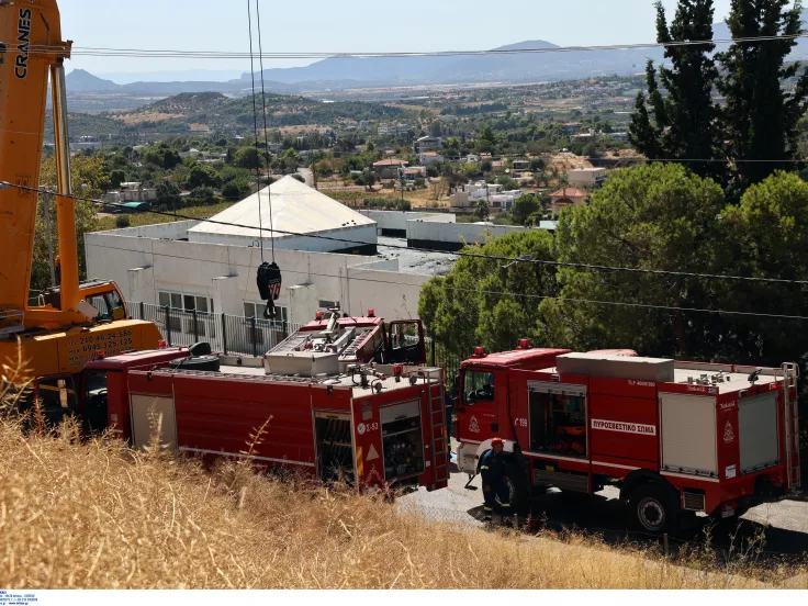 Ξέσπασε φωτιά σε σχολείο της Παλλήνης