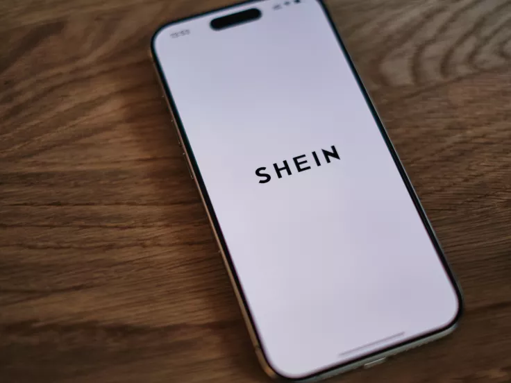 «Φρένο» στα φθηνά δέματα από Shein και Temu βάζει η Κομισιόν