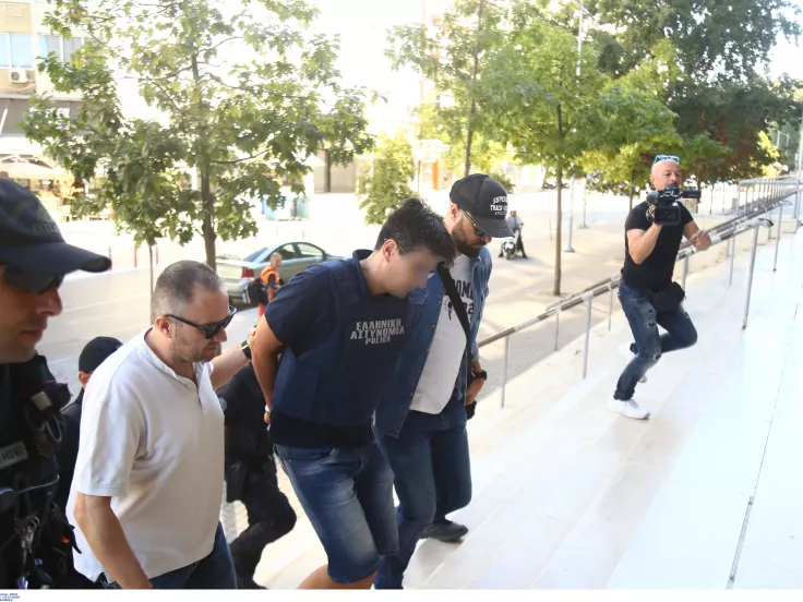 Αδελφοκτονία στη Θεσσαλονίκη: Τα «έριξε» στην κόρη ο πατέρας - «Μας τυραννούσε»