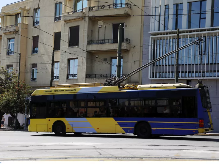 Πειραιάς: Άγριος ξυλοδαρμός οδηγού τρόλεϊ