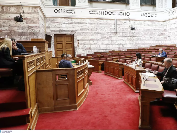 Βουλή - Νομοσχέδιο για το μεταναστευτικό: Ξεκίνησε η συζήτηση