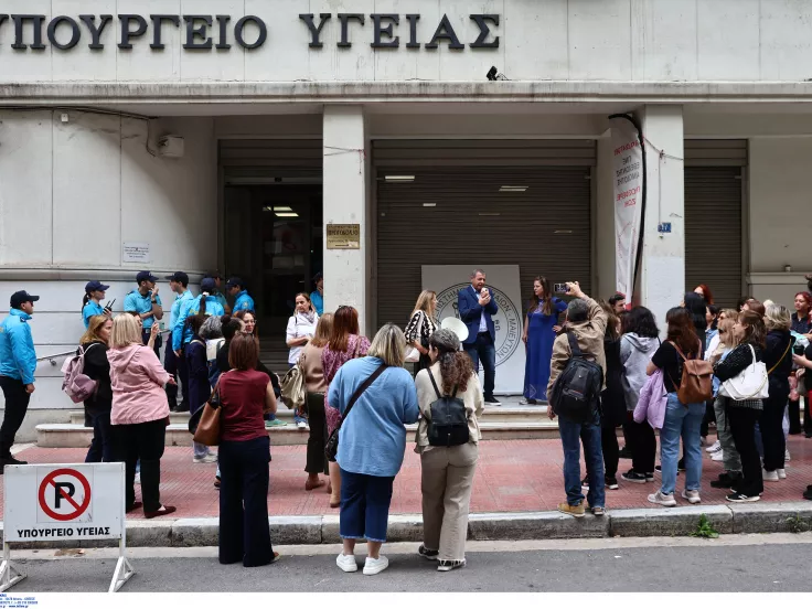 Νοσοκομεία: Σε στάση εργασίας σήμερα οι τραυματιοφορείς