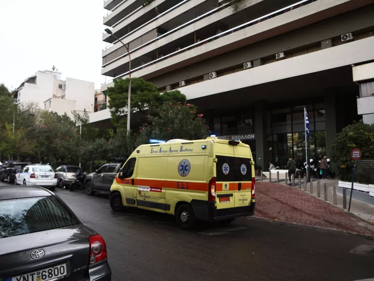 Πειραιάς: Τρεις ανήλικοι κατέληξαν στο νοσοκομείο μετά από κατανάλωση αλκοόλ