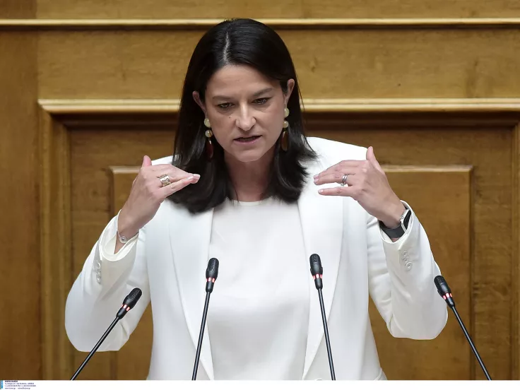 Κεραμέως: Το 13ωρο είναι κατ’ εξαίρεση – Απαιτεί συναίνεση του εργαζομένου