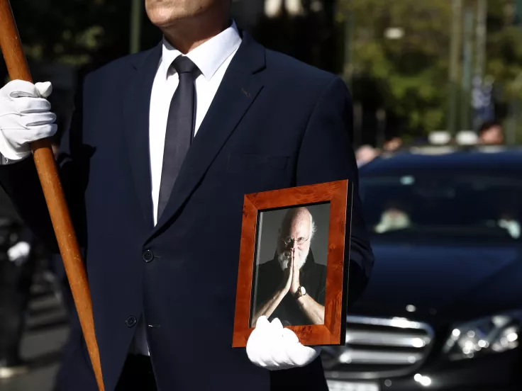 Η Ελλάδα αποχαιρέτησε τον Διονύση Σαββόπουλο (εικόνες, βίντεο)