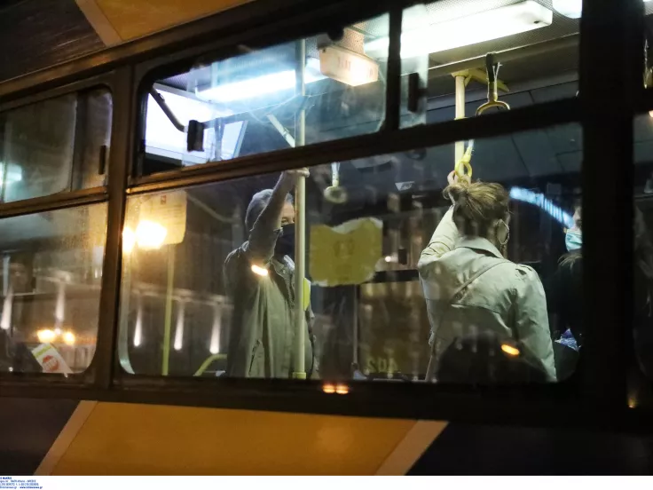 Αθήνα: Άνδρας έβγαλε τσεκούρι σε λεωφορείο - Απειλούσε επιβάτες