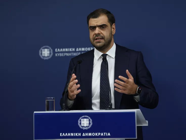Μνημείο Άγνωστου Στρατιώτη: «Τέλος στις διαμαρτυρίες και τα γκράφιτι μόλις ψηφιστεί η τροπολογία»
