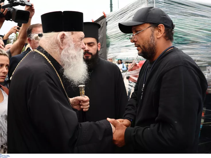 Πάνος Ρούτσι: Στο πλευρό του ο αρχιεπίσκοπος Ιερώνυμος - «Ήρθα να δω έναν άνθρωπο που υποφέρει»