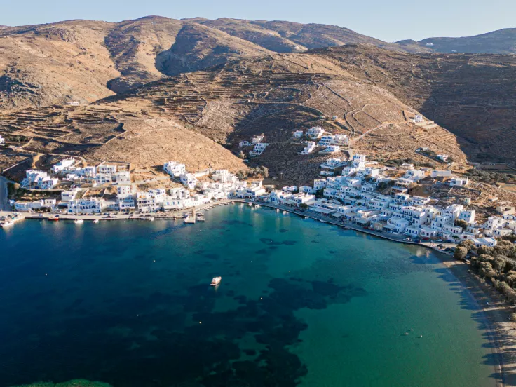 Θέσεις εργασίας στο όμορφο νησί της Τήνου