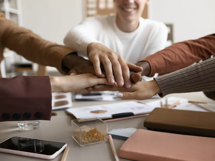 Θέσεις εργασίας και προσλήψεις