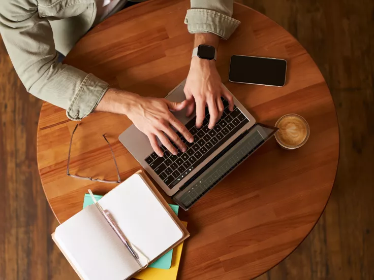 Θέσεις εργασίας και προσλήψεις