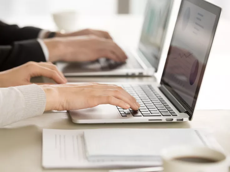 Θέσεις εργασίας και προσλήψεις