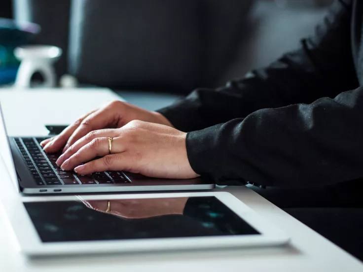 Θέσεις εργασίας και προσλήψεις