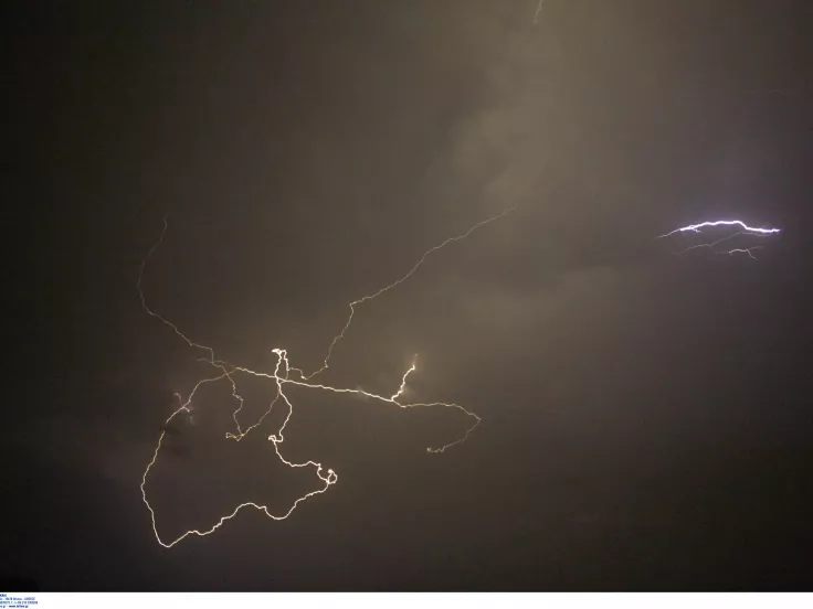 ΕΜΥ: Επικαιροποιήθηκε το έκτακτο δελτίο καιρού - Ισχυρές καταιγίδες μέχρι την Τρίτη