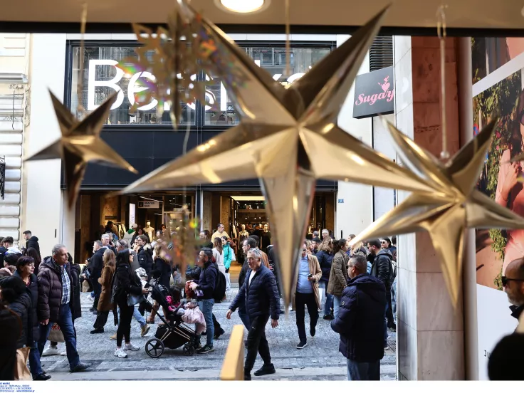 Ανακοινώθηκε το εορταστικό ωράριο 2025 - Πότε ξεκινά