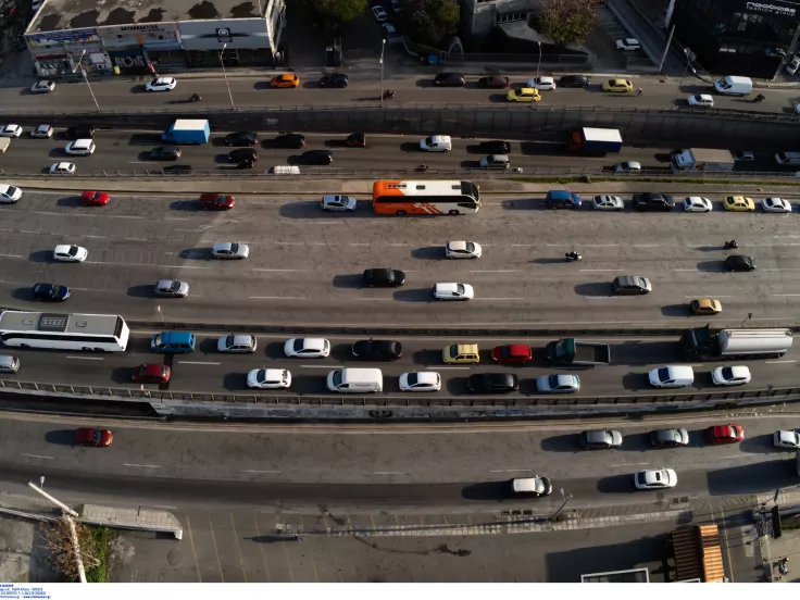 Κίνηση τώρα: Κυκλοφοριακό κομφούζιο σε Κηφισό, Αττική Οδό, και Κηφισίας