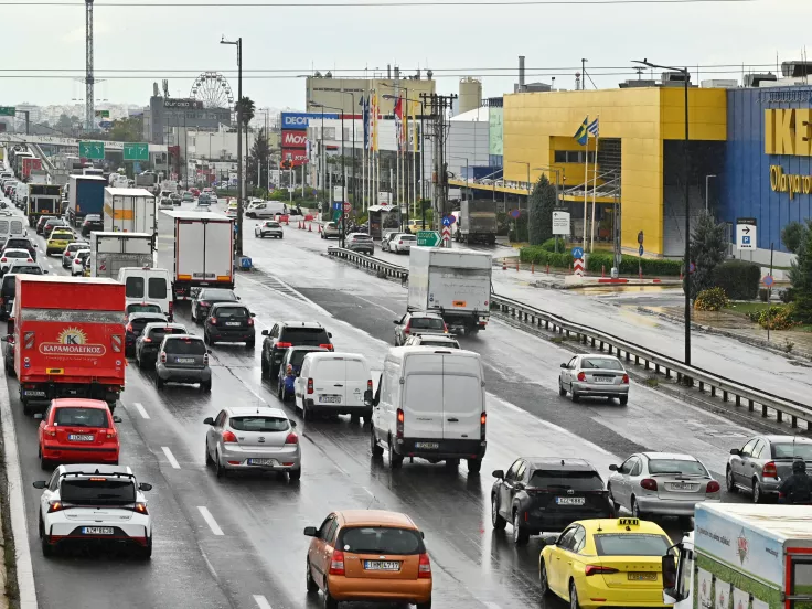 Κίνηση: Στο «κόκκινο» Κηφισός και Παραλιακή - Πού αλλού υπάρχει μποτιλιάρισμα
