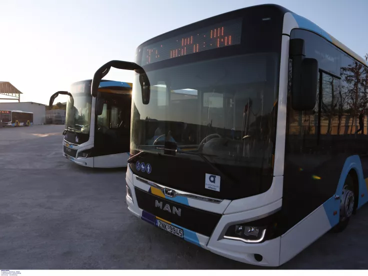 Αττική: Ανοικτές 290 μόνιμες προσλήψεις στα μπλε λεωφορεία - Πώς θα κάνετε αίτηση