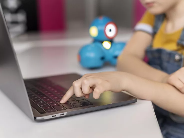 Επίδομα 800 ευρώ σε παιδιά: Πότε λήγουν οι αιτήσεις