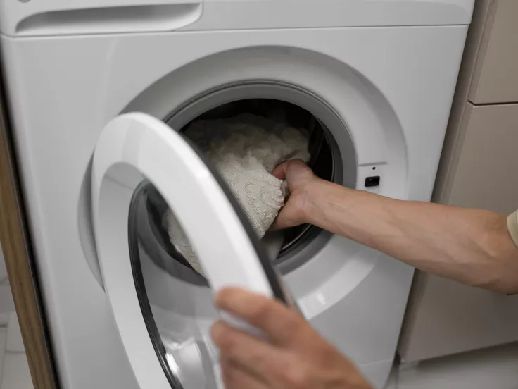 Το σημείο του πλυντηρίου που μαζεύει τα περισσότερα μικρόβια - Πώς θα το καθαρίσετε