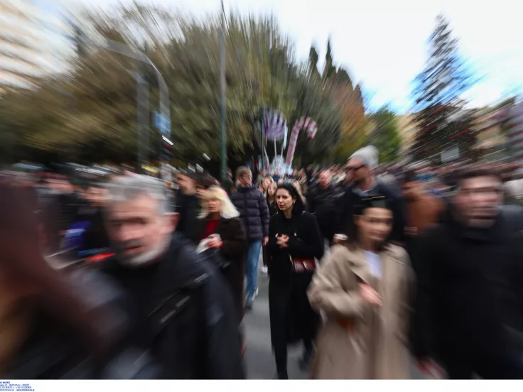 Έρευνα αποκαλύπτει: Μόλις το 13% των πολιτών σχεδιάζει να ξοδέψει περισσότερα στις γιορτές