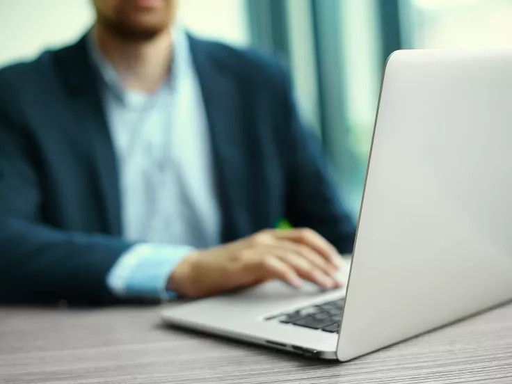 ΟΑΕΔ/ΔΥΠΑ: Εργαστείτε 6 ώρες την ημέρα με μισθό 704 ευρώ