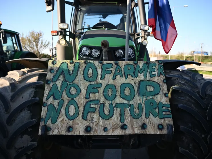 Αγρότες: Συνεχίζεται ο αγώνας τους - «Τελεσίγραφα» και μπλόκα σε όλη την Ελλάδα