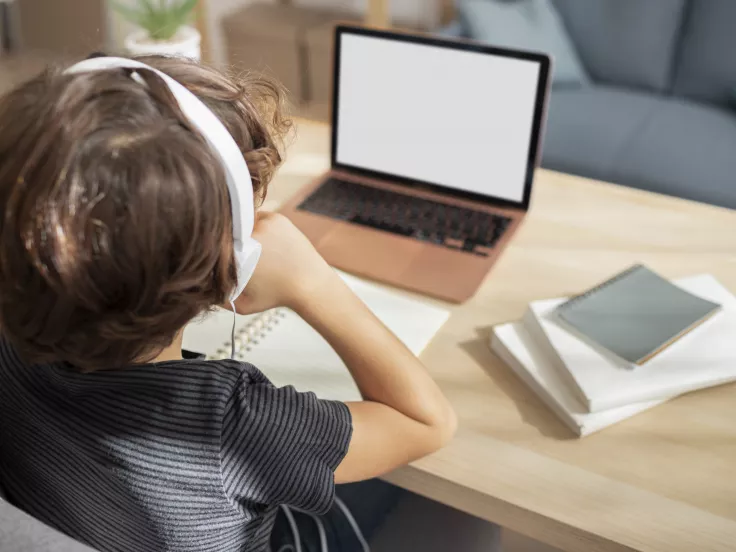 Επίδομα παιδιού Α21: Νωρίτερα η πληρωμή της 6ης δόσης