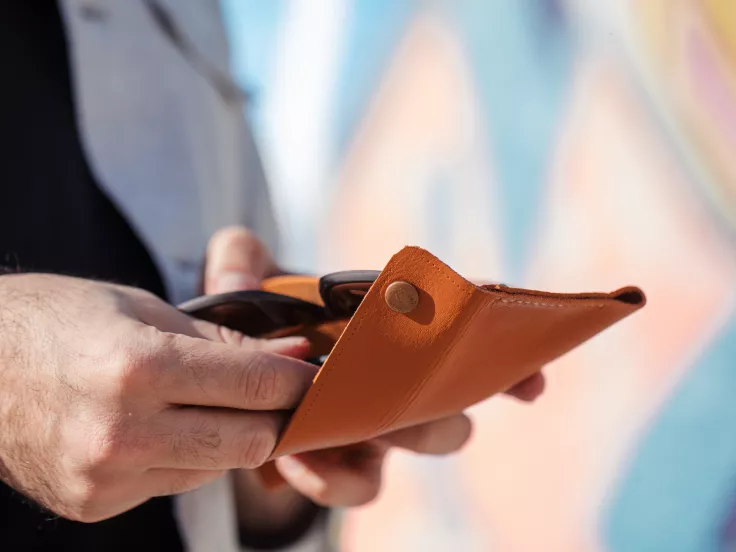 ΔΥΠΑ: Επίδομα 810 ευρώ - Δείτε αν το δικαιούστε