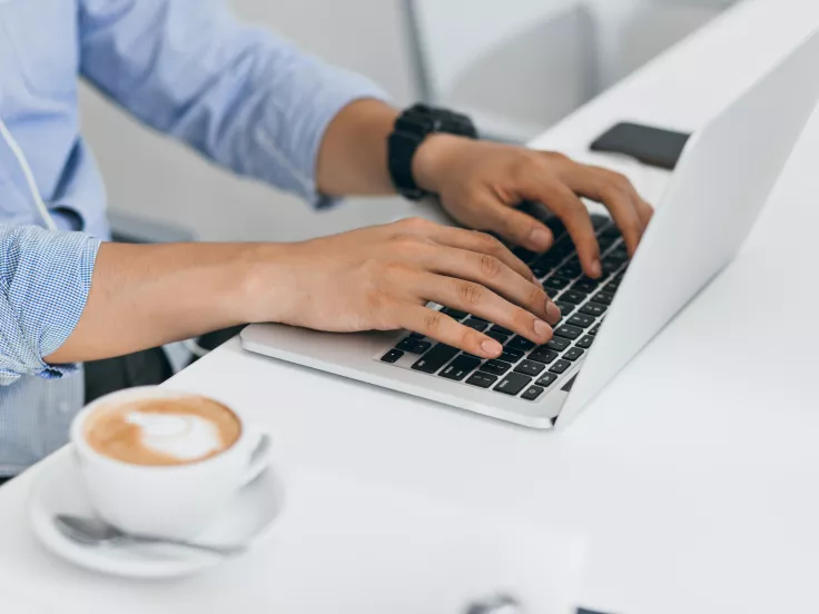 Θέσεις εργασίας και προσλήψεις