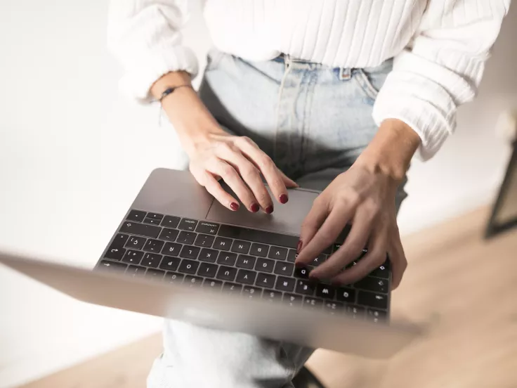 Θέσεις εργασίας και προσλήψεις