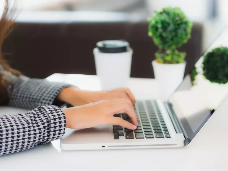 Θέσεις εργασίας και προσλήψεις