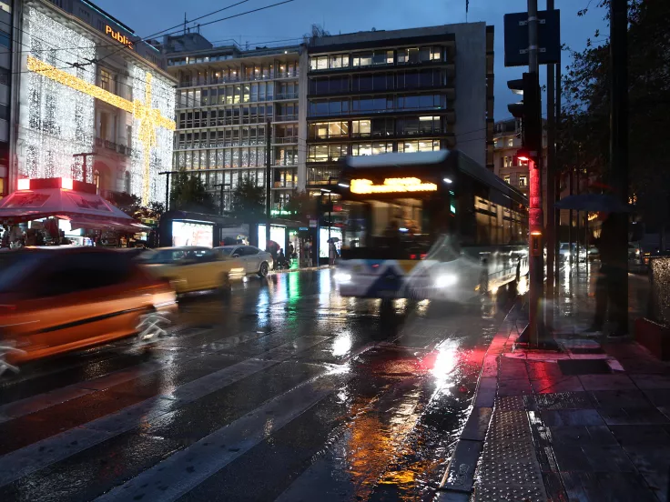Με τι καιρό θα κάνουμε Χριστούγεννα και Πρωτοχρονιά - Ανοίγει ο δρόμος για κακοκαιρίες