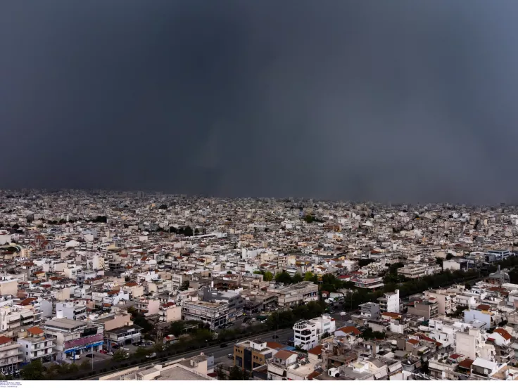 Νέα κακοκαιρία: Ισχυρό «κοκτέιλ» κρύου, καταιγίδων και αφρικανικής σκόνης