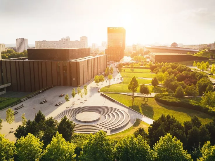 Ζητείται ελληνόφωνος στην Πολωνία! Μισθός στα 19.500 ευρώ