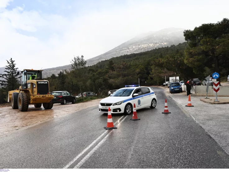 Κλειστή η Λεωφόρος Πάρνηθος λόγω χιονόπτωσης