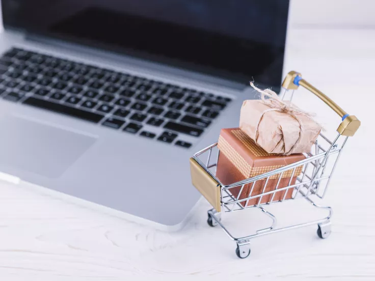 Cyber Monday: Διαδικτυακές εκπτώσεις σήμερα - Τι να προσέξετε