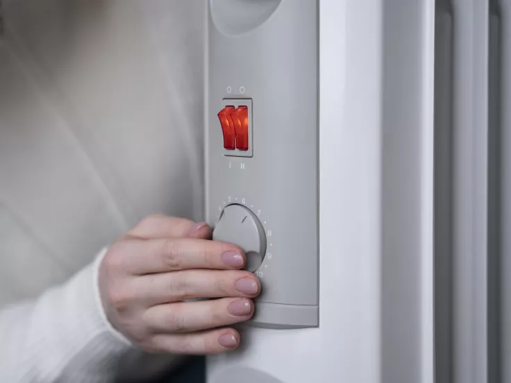 Θερμοσίφωνας: Πώς να ζεσταίνετε νερό χωρίς να πληρώνετε μια περιουσία