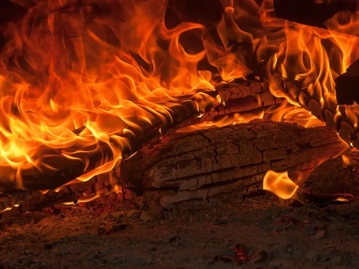 Τζάκι και φωτιά