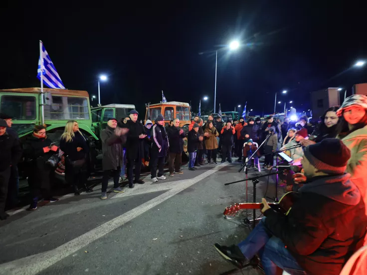 Αγρότες και τρακτέρ