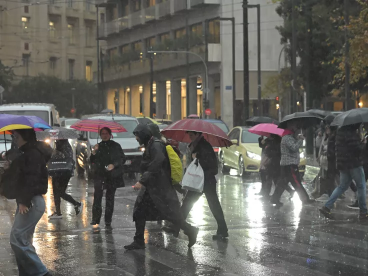 ΕΜΥ: Σε ισχύ το έκτακτο δελτίο - Ξέσπασε η κακοκαιρία Kristin (live)