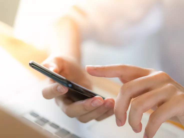 Χαρτζιλίκι στα παιδιά μέσω IRIS - Πρέπει να δηλώνεται στην Εφορία;